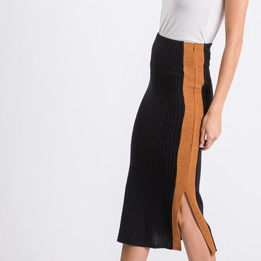 Skirt with sport stripe down the seam